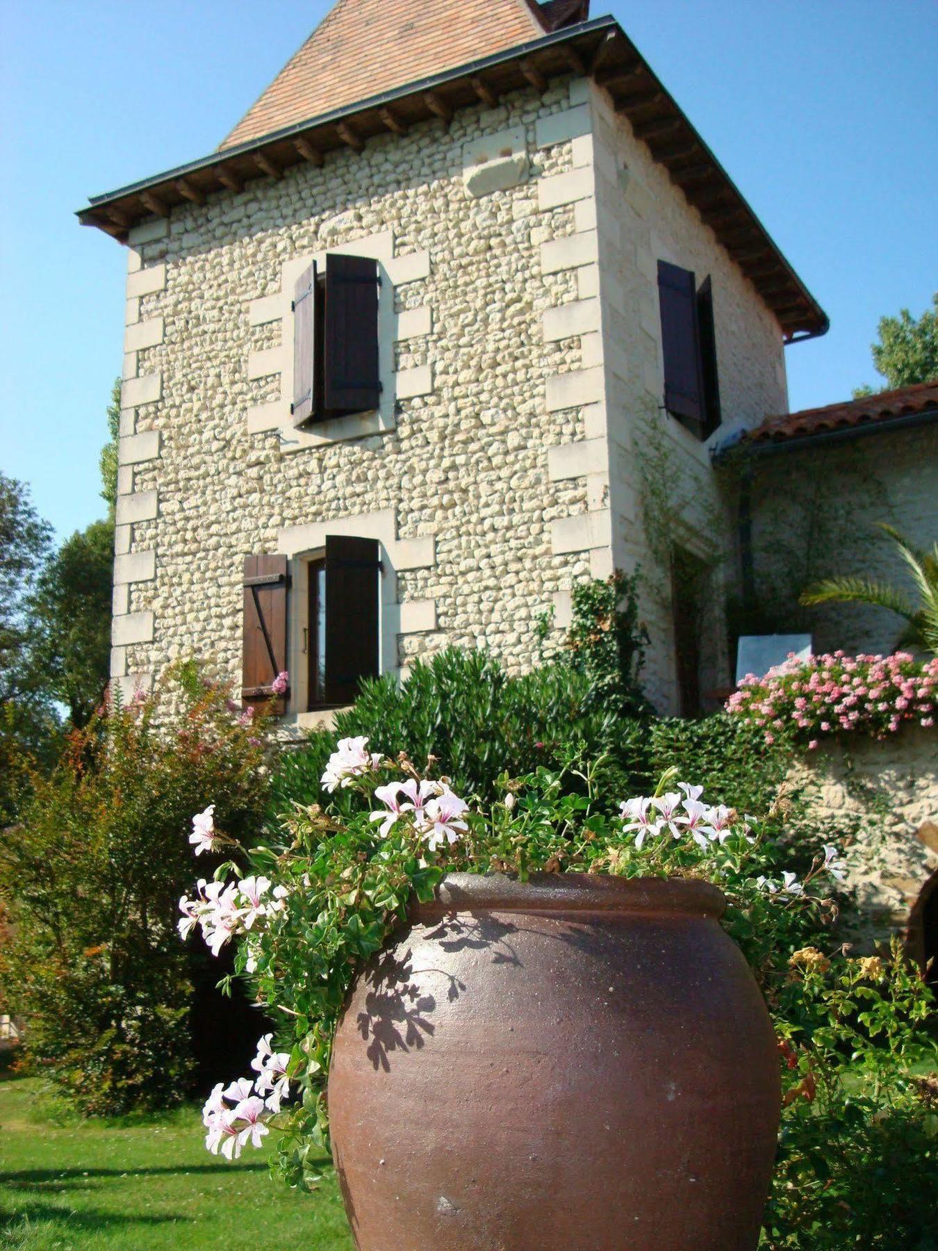 Moulin Rouhaud Hotel Montboyer Екстериор снимка