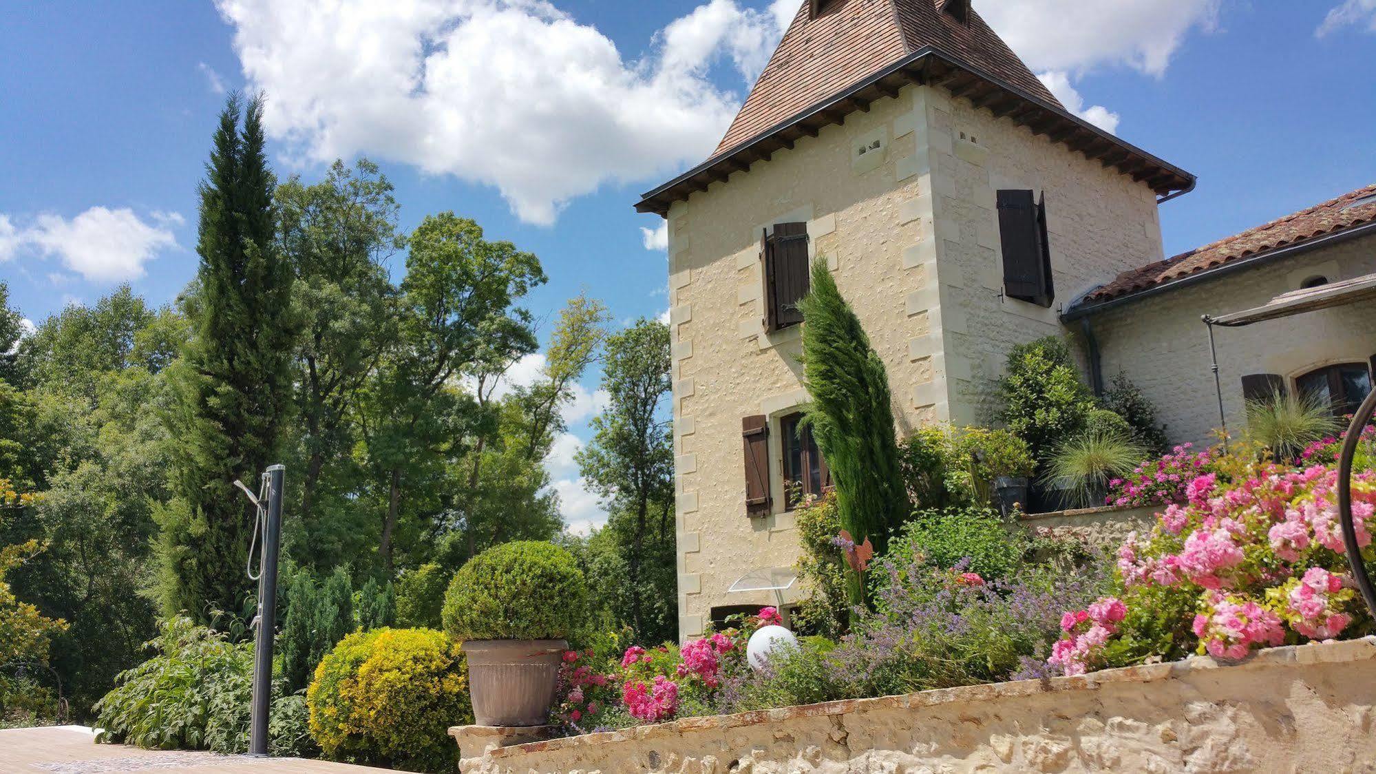 Moulin Rouhaud Hotel Montboyer Екстериор снимка