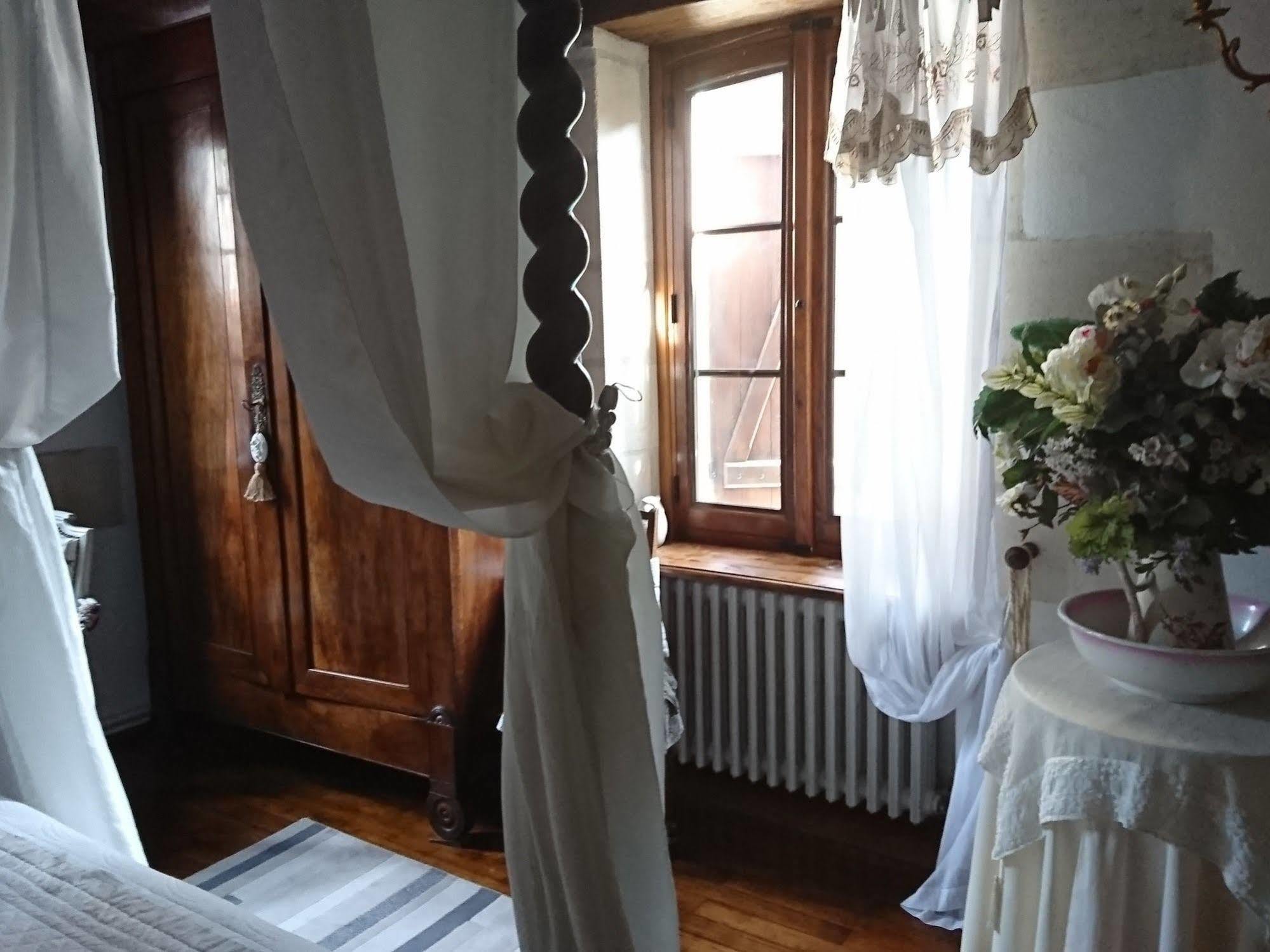 Moulin Rouhaud Hotel Montboyer Екстериор снимка