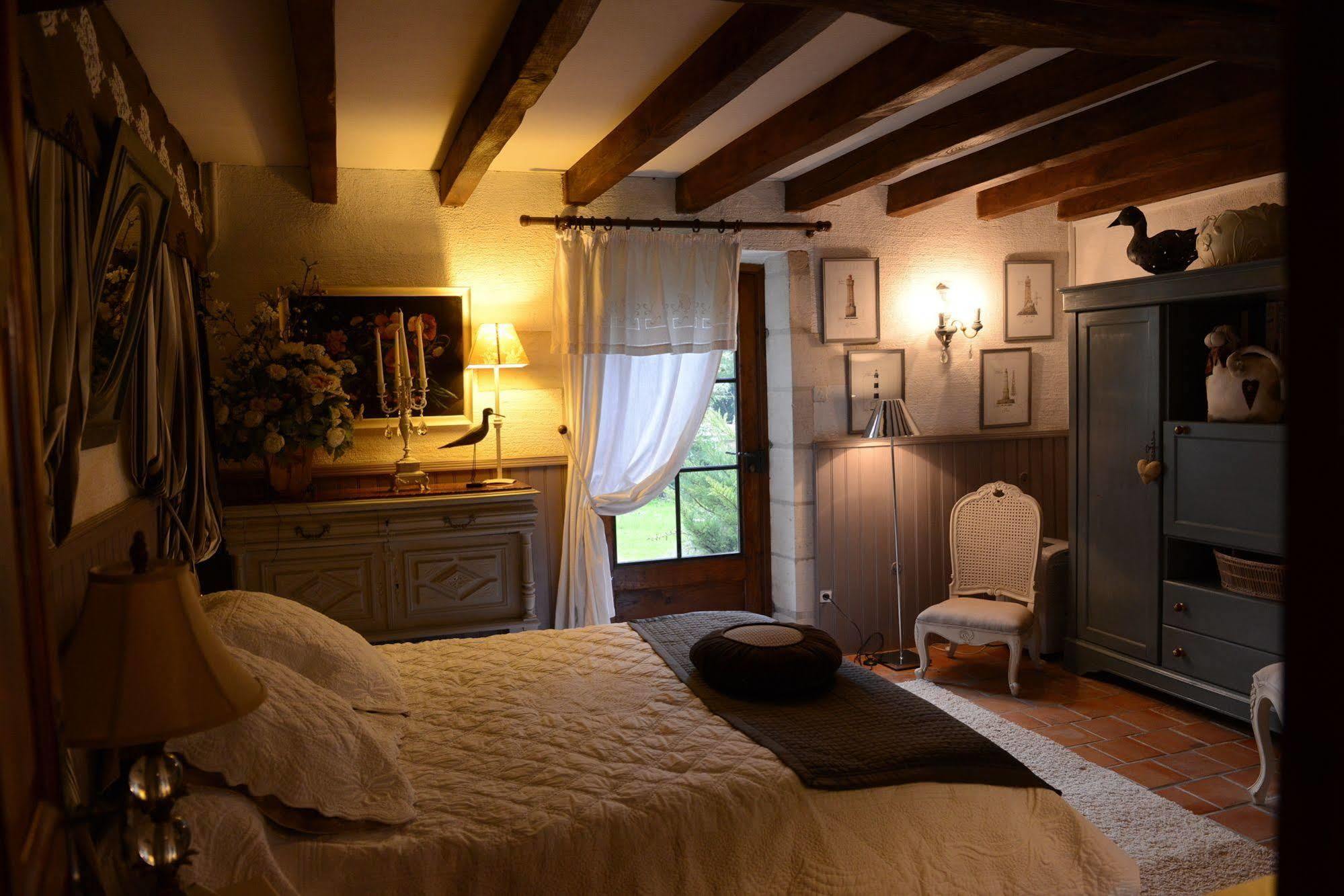 Moulin Rouhaud Hotel Montboyer Екстериор снимка